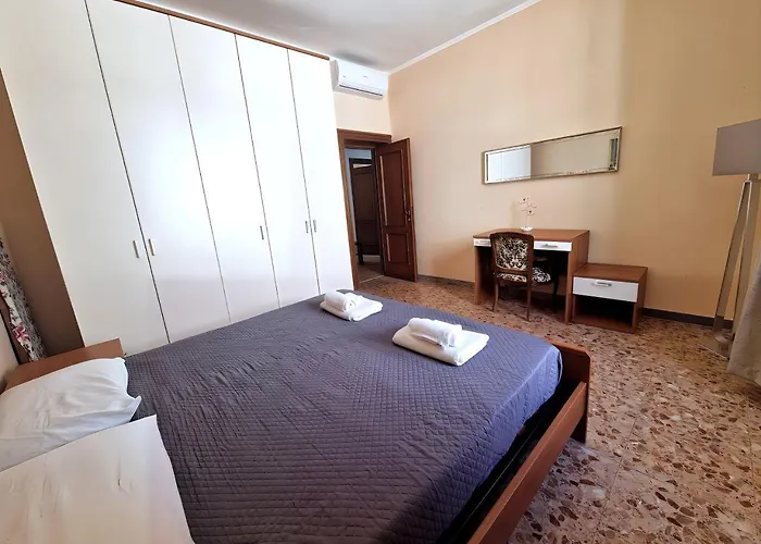 Apartament 100mt From Termini Bright 2br